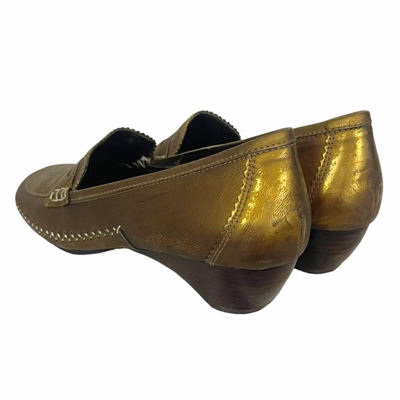 PETRA Donald J Pliner Bronze Metallic Leather Slip On Heeled Loafer - Picture 3 of 12